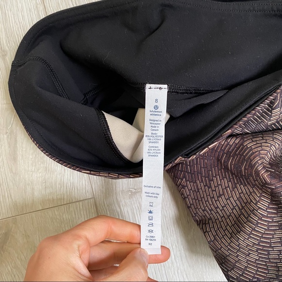 NWT Lululemon Wunder Unders RARE 3D Print - Picture 6 of 7